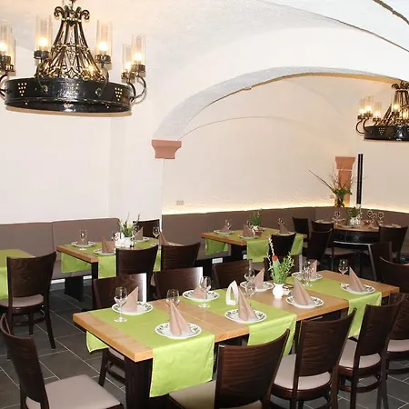 Weingut Gaestehaus Derkum 오지그