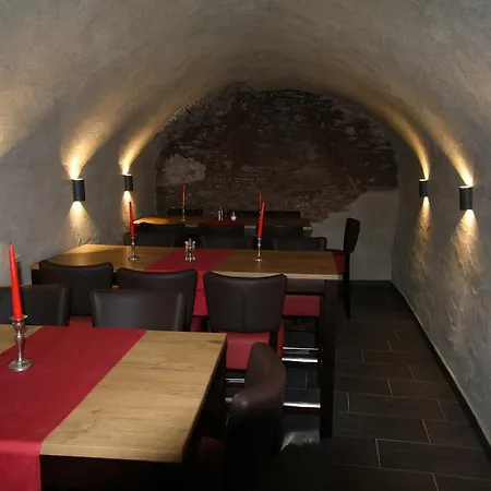Weingut Gaestehaus Derkum 오지그