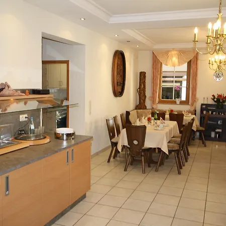 Zajazd Weingut Gaestehaus Derkum 3*