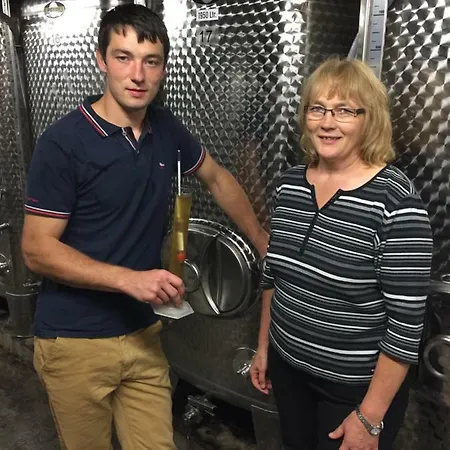 Weingut Gaestehaus Derkum 3*