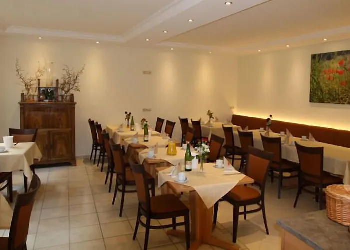 Weingut Gaestehaus Derkum אורחן 3*