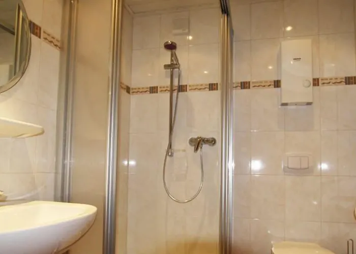 Weingut Gaestehaus Derkum אורחן