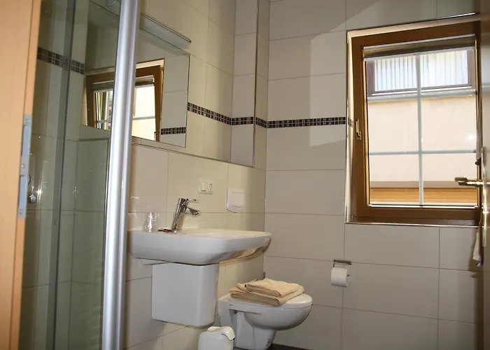 אורחן Weingut Gaestehaus Derkum Ürzig