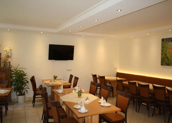 Weingut Gaestehaus Derkum אורחן Ürzig