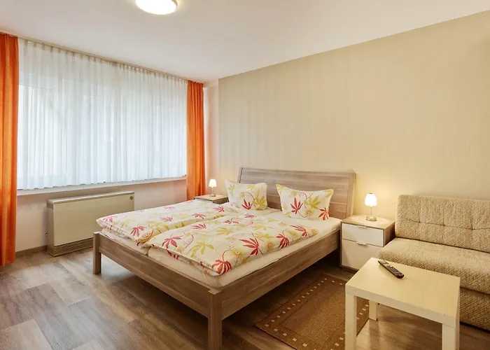 Weingut Gaestehaus Derkum אורחן 3*