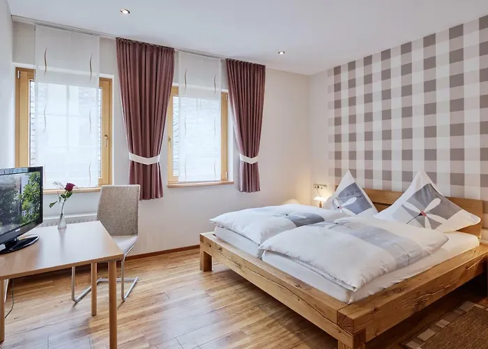 אורחן Weingut Gaestehaus Derkum Ürzig